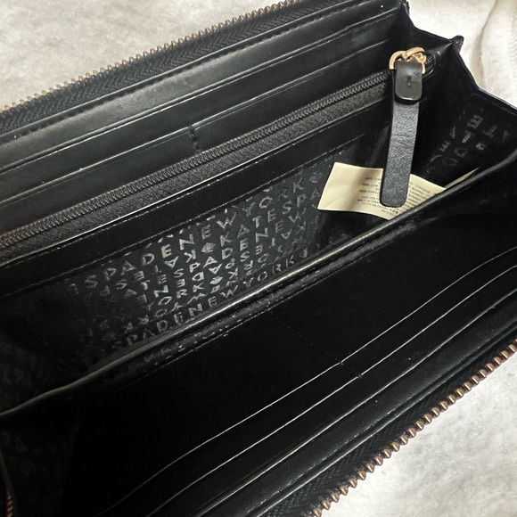 Rare white bow on black Kate Spade wallet - Picture 4 of 9